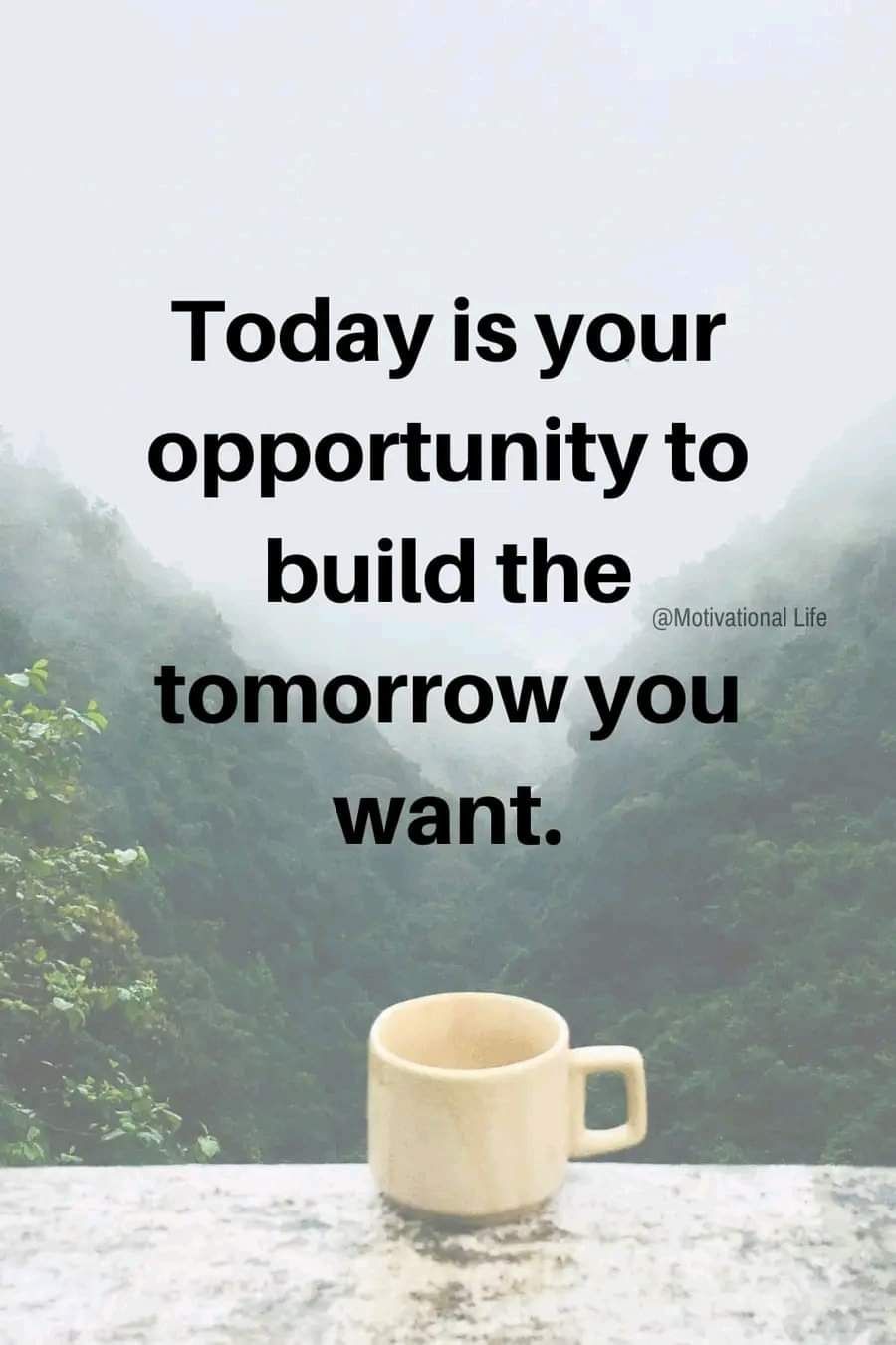 Thay đổi thói quen, thay đổi cuộc đời. Hành trình vạn dặm bắt đầu với một bước chân, và bước chân đầu tiên, tôi gọi đó là "thay đổi tư duy". Cảm ơn tác giả.