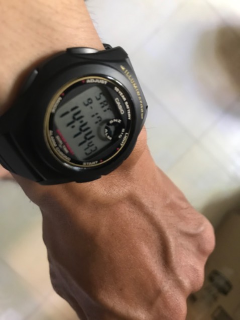 Giao hàng nhanh.Sản phẩm tốt gọn nhẹ,Bảo Hành 1 năm.Mặt trên nhỏ nha các bạn 40mm. Mặt trong có dán tem chống hàng giả.