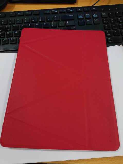 Chào SHOP.  Mìnhđặt hàng Bao Da dành cho Ipad AIR 2. Shop giao hàng rất nhanh. Nhưng Bạn gửi hàng đã không kiểm tra cẩn thận, gửi nhầm cho mình bao da của loại IPAD 2.   (không vừa kích cỡ)   :(  :( :(  Chán vì nhận hàng xong không dùng được!