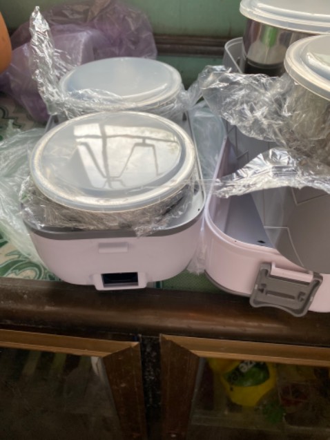 Hàng shop giao không có dây điện , nt shop trả lời chậm . Đề nghị tiki xem lại và cách giải hàng