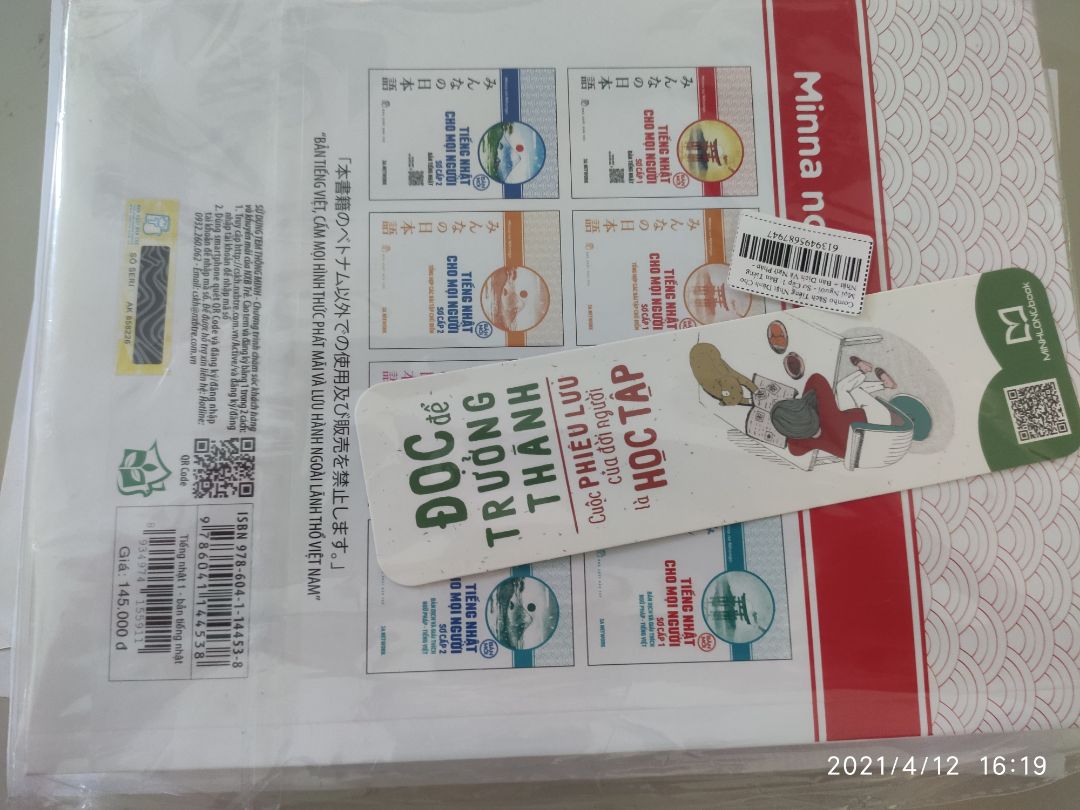 Sách đẹp nguyên seal từ NSX, giấy chất lượng cao, bóng mượt, in rõ đẹp.
Trừ 1 sao do không có Bookmark như hình ảnh quảng cáo, thất vọng. Sách đẹp nguyên seal từ NSX, giấy chất lượng cao, bóng mượt, in rõ đẹp.
Trừ 1 sao do không có Bookmark như hình ảnh quảng cáo, thất vọng.
