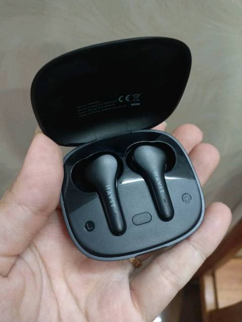 Shop giao hàng khà nhanh, đóng gói cẩn thận, bọc chống sốc nhiều lớp, mình rất hài lòng.
Đã *** thử tai nghe, âm thanh ổn, lúc đầu chỉ nghe được 1 bên, sau đó 2 bên đều hoạt động bình thường. 
Hi vọng thời gian tới vẫn hoạt động tốt.