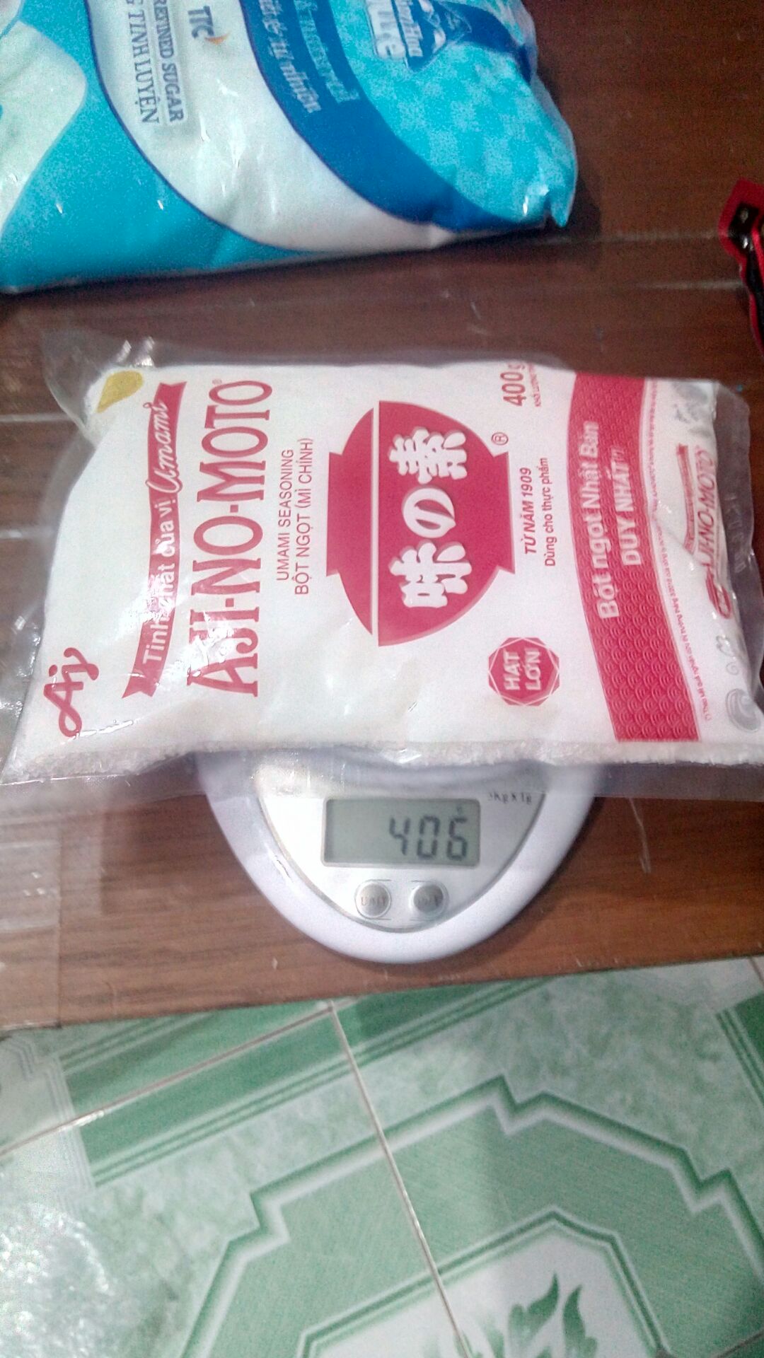 Giao hàng đúng như quảng cáo. Cân hơi khó sử dụng, nút bấm cứng, độ sai lệch khi cân là 3 .....tạm thời dùng được. Giao hàng đúng như quảng cáo. Cân hơi khó sử dụng, nút bấm cứng, độ sai lệch khi cân là 3 .....tạm thời dùng được.