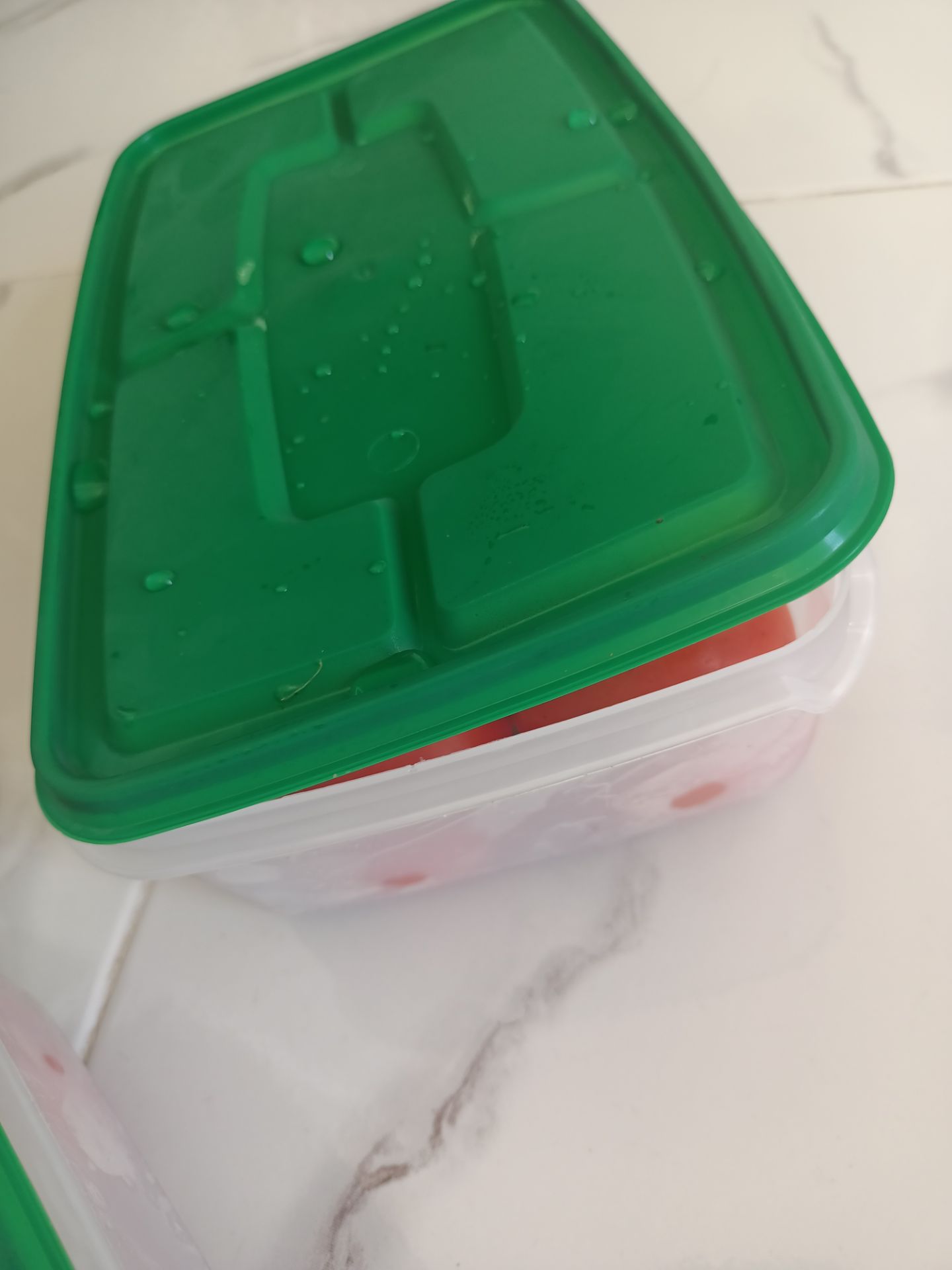 quá chán, được mấy hộp to tiên dụng nhất thì k hop nào đắp được lắp..chưa kể lắp thủy vênh hết cả lên.qua thất vọng sẽ