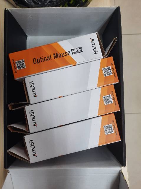 Mua Rapoo, shop ko có hàng nên giao A4 Tech. Nhưng mua 5 con thì giao có 1 con. Shop ko chủ động liên hệ mình để thông báo thay đổi SP. Mình phải gửi đổi trả rất mất thời gian. Cuối cùng cũng nhận được 5 con chuột A4 tech.