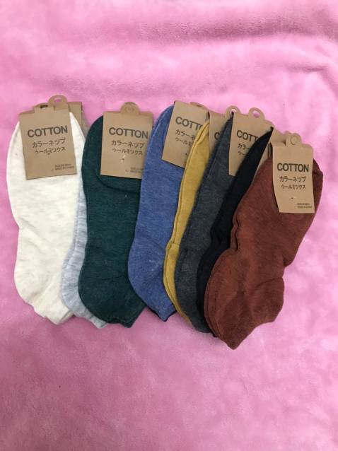 Tất đầy đủ tem mác như hàng đăng, điểm cộng cho hàng đúng mô tả.
Đóng gói cẩn thận. 
Tất chất vải mềm mịn, dầy. Đi mùa đông hay mùa hè cũng đều ok.