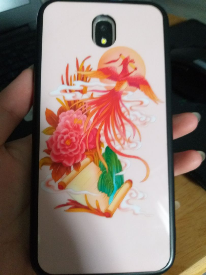 đẹp lắm, hàng chất lượng. mẫu in rõ nét, các nút bấm làm rất phù hợp với điện thoại. hài lòng.
giao hàng nhanh trước thời hạn, nhân viên giao hàng dễ thương. cảm ơn tiki.