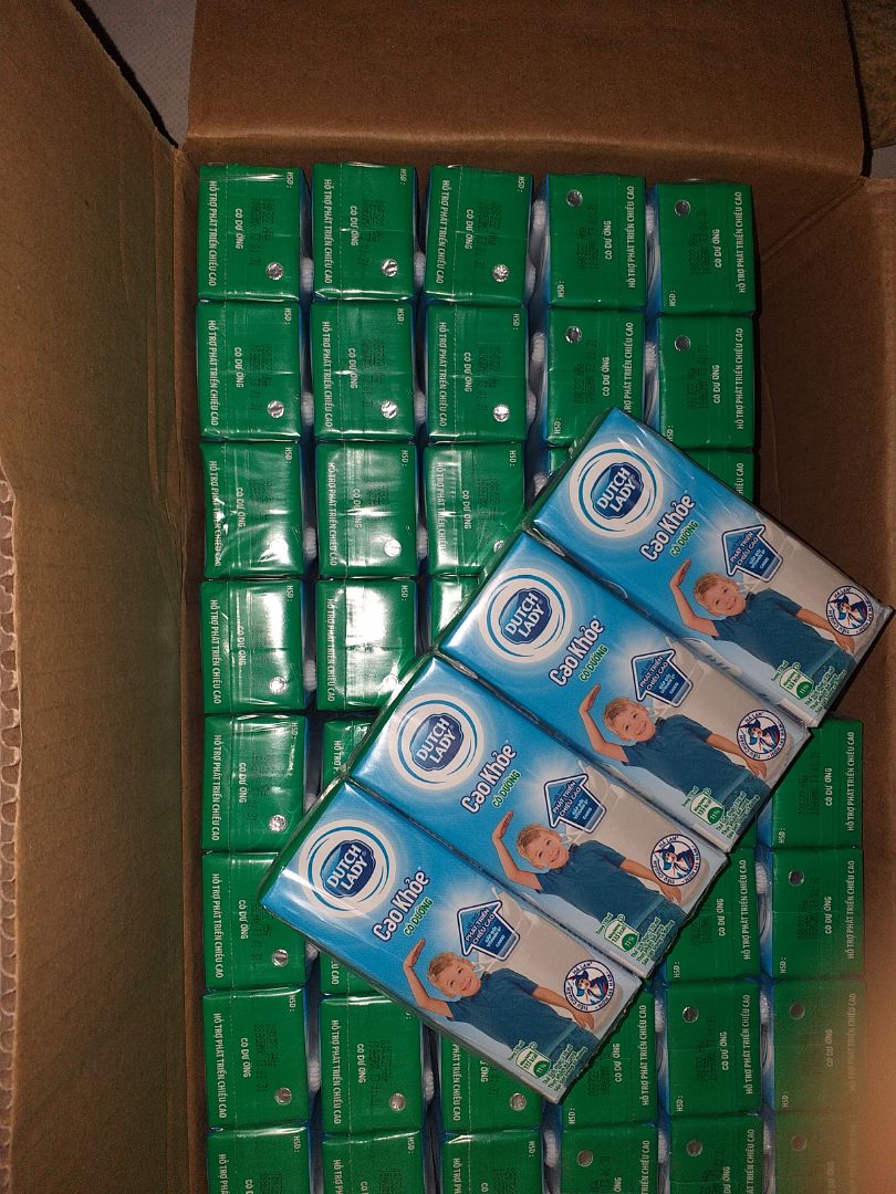 Lần đầu tiên mình mua hàng ở Tikitrading mà thấy yên tâm cực kì luôn mọi người ạ. Tiki đóng hàng chắc chắn, cẩn thận, ship nhanh chóng nữa chứ. Mình mua sữa cho em mình uống thấy khen là rất ngon, quan trọng là đến 3/2022 mới hết hạn. Mọi người nếu muốn mua sữa cho người thân thì đừng bỏ qua sản phẩm này nha.