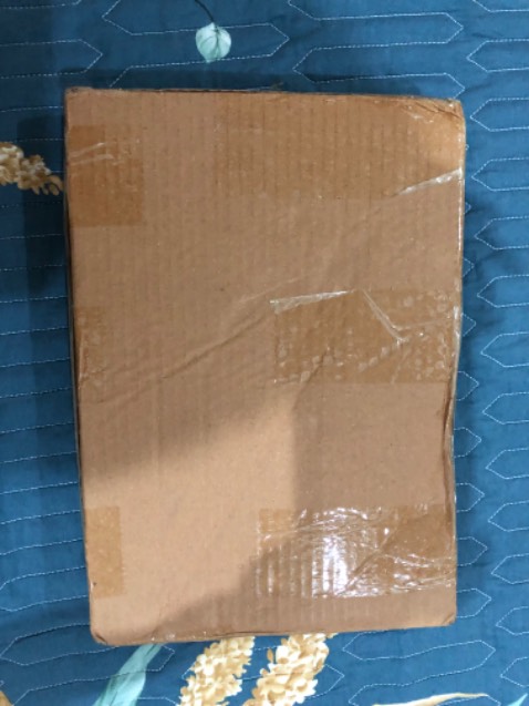 Sách được bọc rất cẩn thận luôn, giao hàng nhanh, bìa đẹp, chất lượng giấy và in ấn tốt. Về nội dung tuy mới chỉ đọc phần đầu nhưng nhìn chung có bố cục rõ ràng, nếu chỉ đọc lướt thì sẽ thấy khá khó hiểu nhưng nếu tập trung và đọc chậm rãi thì sẽ thấy sách viết rất hay.