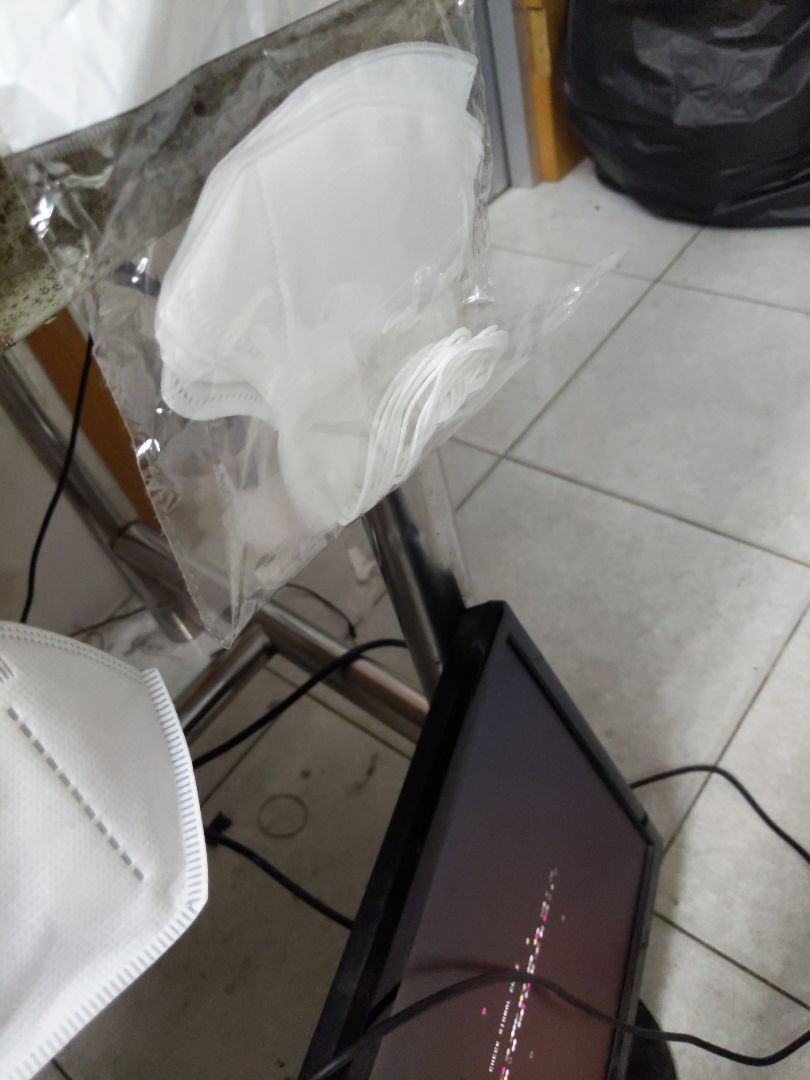 loại này quai quá giãn nhưng bù lại êm hơn các loại y tế thông thường