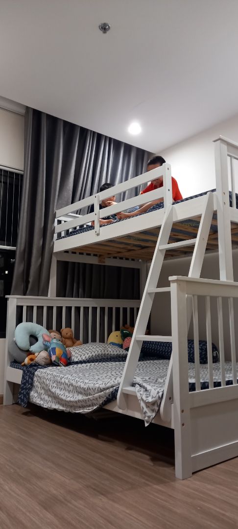 giao hàng rất lâu, lắp mất tầm nửa ngày thôi, ko chắc chắn lắm giao hàng rất lâu, lắp mất tầm nửa ngày thôi, ko chắc chắn lắm