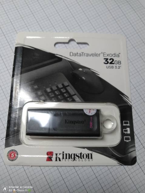 Sp chính hãng tem spc Vĩnh Xuân
Thiết kế đẹp, nếu thêm đèn led báo trạng thái thì tốt
Tốc độ chậm so với chuẩn. Chỉ được khoảng 10MB/s . Cùng cổng đó cắm box ssd còn lên được 120MB/s. Ko biết cắm máy tính khác thế nào. Tạm cho 5* về thiết kế và chính hãng. Còn tốc độ thì chưa được. Nói chung copy tài liệu dung lượng nhỏ thì chấp nhận được