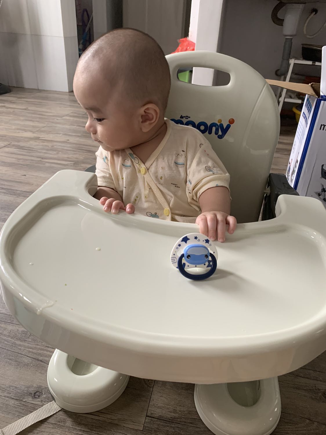 Rất ưng ý. Đóng gói chắc chắn. Con ngồi 1 nên không bị đổ. Giao hàng nhanh Rất ưng ý. Đóng gói chắc chắn. Con ngồi 1 nên không bị đổ. Giao hàng nhanh