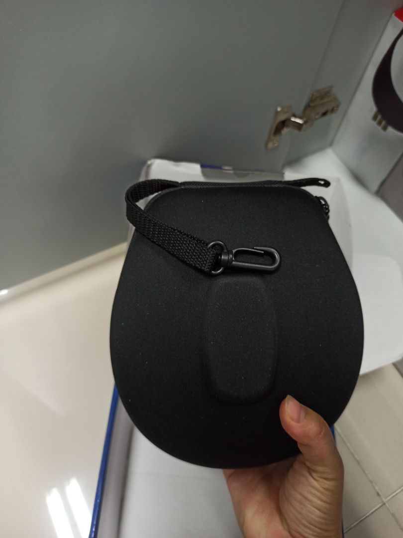 sản phẩm tốt. loa to và k bị ồn.bạn giao hàng thân thiện k kì thị f0