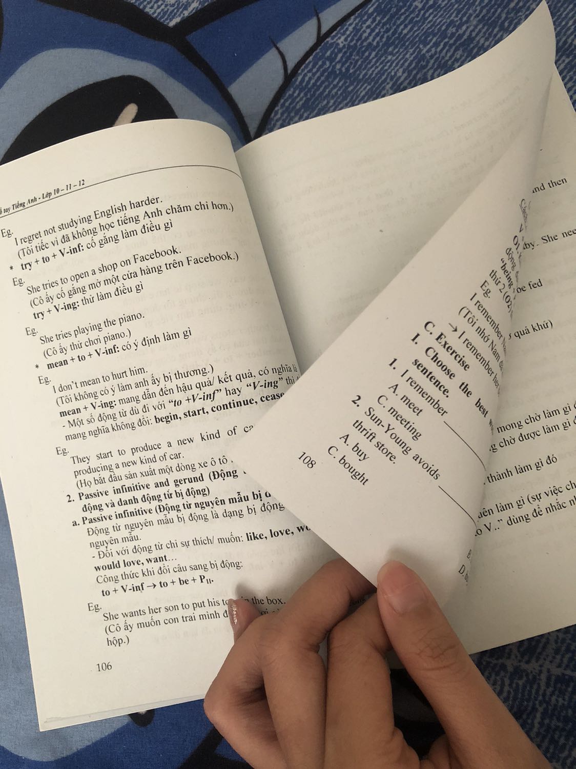 Về phần của Tiki: Giao hàng nhanh, nhân viên thân thiện, lịch sự, giá bán tốt.
Về nội dung sách: thật sự mình cực kỳ thất vọng. Nội dung tóm tắt nhìn chung khá đầy đủ, nhưng bị trùng lặp khá nhiều. Copy y chang nội dung cũ ở phần trước mang sang trang mới mà không có bất kỳ phần giải thích nào thêm. Không biết tác giả có xem lại toàn bộ sách mình biên soạn trước khi in ấn không nhỉ?
Sách in rất ẩu, bị mất trang nhiều.