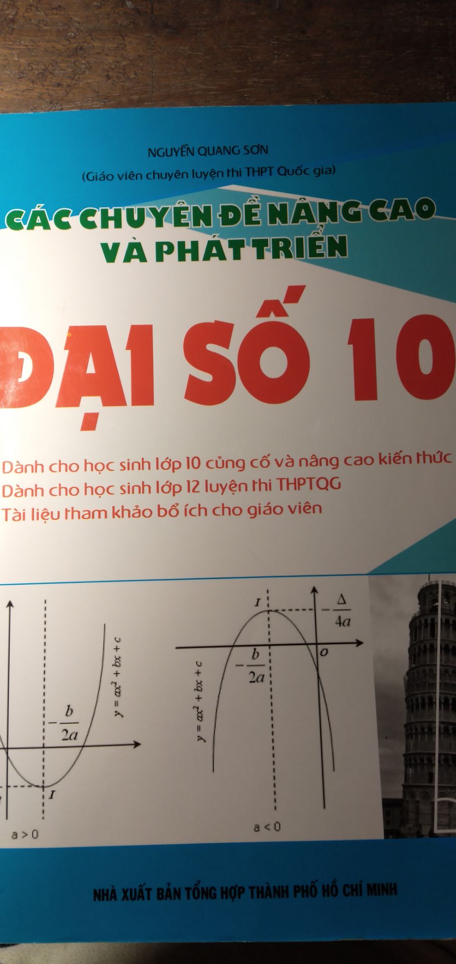 sách tốt, nội dung hay, đa dạng bài tập, giao hàng nhanh, bìa hơi bẩn, mùi hơi khó chịu