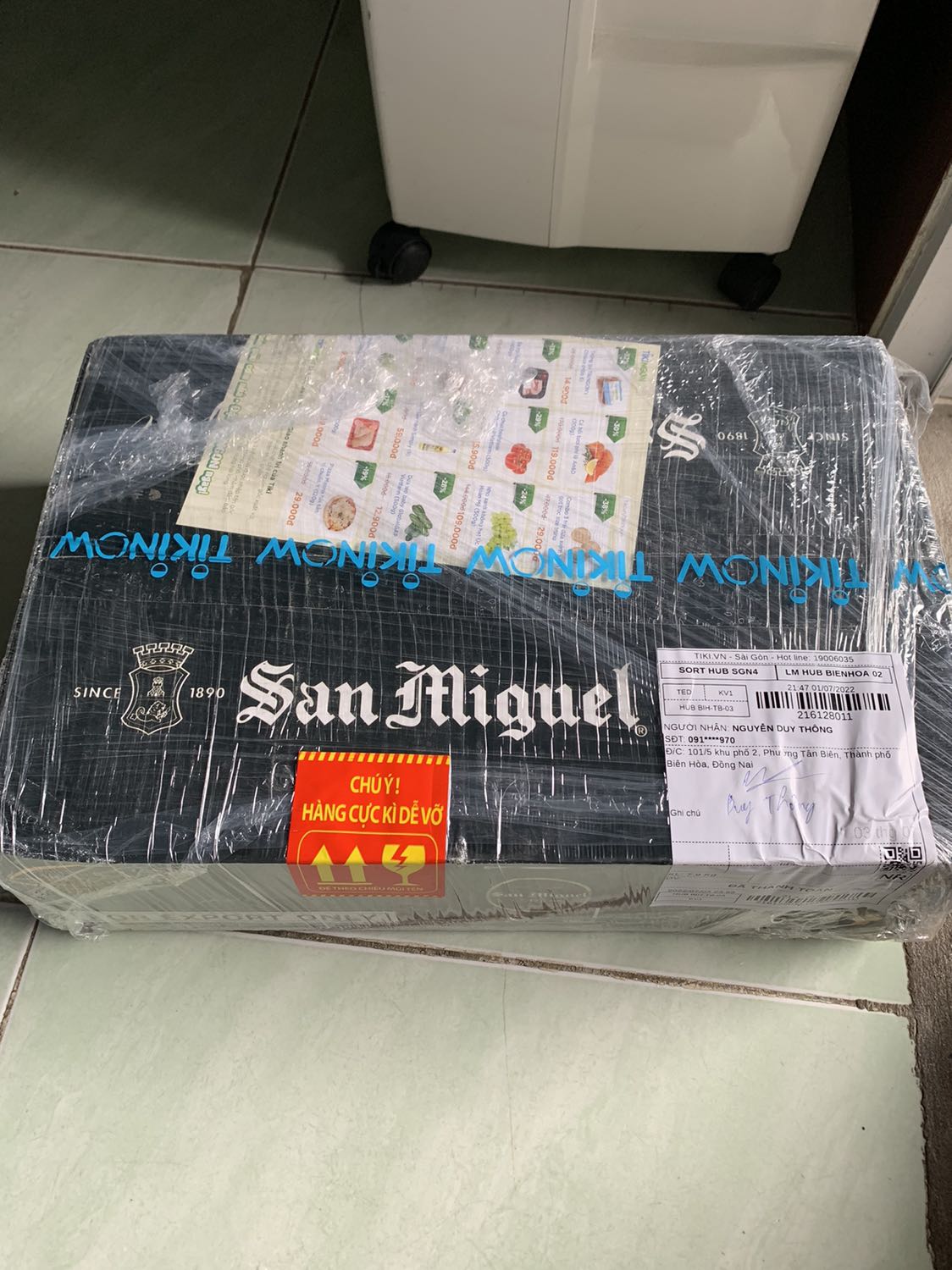 Giao Hàng khui thùng kiểm tra bị móp 4 lon😂