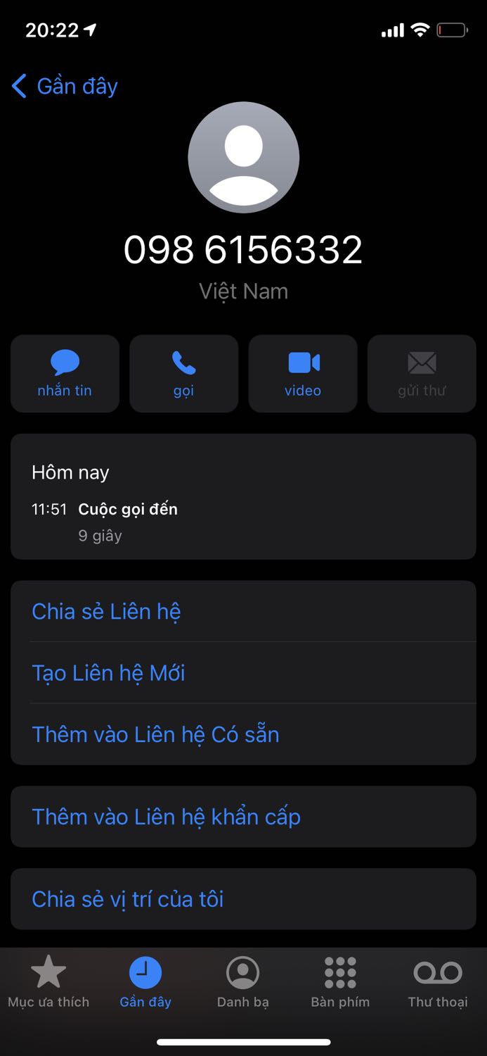 Giao hàng rất bậy bạ, không đúng thời gian cam kết.
Đơn hàng mua được hẹn giao trước 12h.
11h51 shiper gọi điện báo 15 phút nữa giao;
11h57 nhận được *** báo đánh giá món hàng đã mua dù chưa nhận được hàng;
Sau đó 12h15 phải sau 5 cú điện thoại giục vì đang vội đi có việc mới nhận được hàng lúc 12h29.
Kèm log *** và điện thoại để minh chứng.