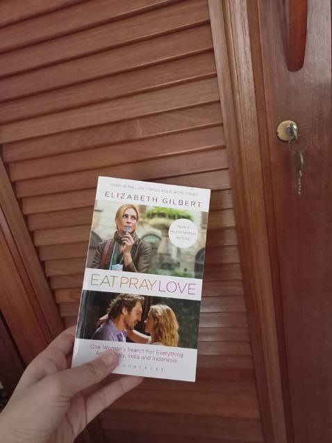 sách nhỏ hơn những gì mình nghĩ, nhưng mà không sao. Giao hàng siêu nhanh, mình đặt hồi 1h sáng mà 12h trưa đã nhận được. Mặc dù giấy không được tốt lắm nhưng chữ in rõ ràng dễ đọc, đây là quyển sách rất nổi tiếng nên mình sẽ cố gắng đọc nghiêm túc sách nhỏ hơn những gì mình nghĩ, nhưng mà không sao. Giao hàng siêu nhanh, mình đặt hồi 1h sáng mà 12h trưa đã nhận được. Mặc dù giấy không được tốt lắm nhưng chữ in rõ ràng dễ đọc, đây là quyển sách rất nổi tiếng nên mình sẽ cố gắng đọc nghiêm túc