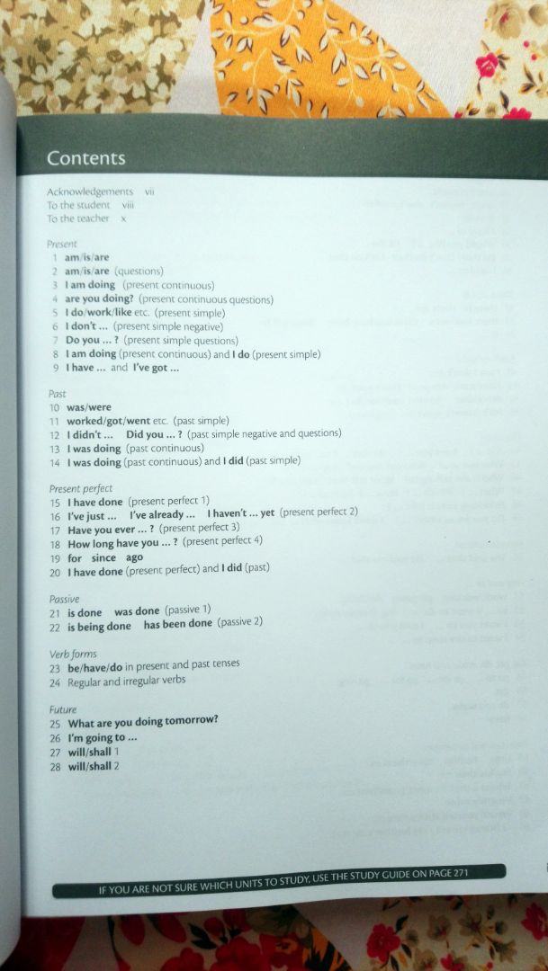 Quyển này được tái bản lần 4 và được bên FAHASA in luôn nên chất lượng khỏi phải bàn. Cuốn Essential này thì dành có những kiến thức cơ bản trong tiếng Anh cho cả việc tự học hoặc dạy kèm. Sách gồm 21 phần với 115 bài lẻ, bên cạnh đó còn có danh sách irregular verbs, short forms, phrasal verbs, active and passive, và phần Study guide cho những bạn ko biết nên học gì trước thì mình giở ra làm trắc nghiệm thử, nếu làm sai thì mình sẽ mở lại phần bài học để học ôn. Nói chung là đáng mua nhe ?
Sách mình nhận 3 cuốn đều mới tinh, giao hàng nhanh. Cám ơn FAHASA và Tiki nhé ?