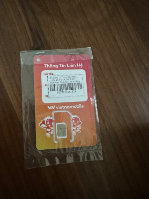 Mình mua sim 3G/4G trên Tiki từ nhiều năm nay rồi. Rất uy tín. Các lần trước mua ở shop khác và là sim Viettel được kích hoạt sẵn, về đến tay thì bị trượt mất 1-2 tuần sử dụng. Đây là lần đầu mua sim Vietnam mobile thì thấy hài lòng vì có thể tự kích hoạt và gói cước tính từ lúc bắt đầu lắp sim vào máy. Đã tải app Vietnamobile và kiểm tra. Nếu sim hoạt động tốt thì sẽ mua thêm cho người nhà sử dụng. Mình mua sim 3G/4G trên Tiki từ nhiều năm nay rồi. Rất uy tín. Các lần trước mua ở shop khác và là sim Viettel được kích hoạt sẵn, về đến tay thì bị trượt mất 1-2 tuần sử dụng. Đây là lần đầu mua sim Vietnam mobile thì thấy hài lòng vì có thể tự kích hoạt và gói cước tính từ lúc bắt đầu lắp sim vào máy. Đã tải app Vietnamobile và kiểm tra. Nếu sim hoạt động tốt thì sẽ mua thêm cho người nhà sử dụng.