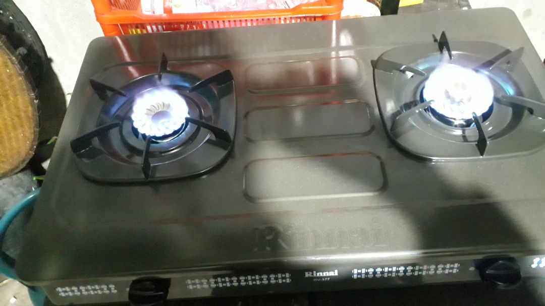 Bếp ga có logo in nổi Rinnai đẹp chắc chắn, đáng đồng tiền bát gạo. Lần sau ủng hộ tiếp, cho 5 sao.