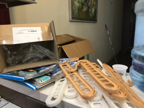 Shop giao thiếu hàng cho tôi thiếu 4 sản phẩm vệ sinh bếp Cleaner, tiền tôi đã thanh toán đủ cho shiper, đề nghị bên bán giao lại trả tôi sản phẩm còn thiếu