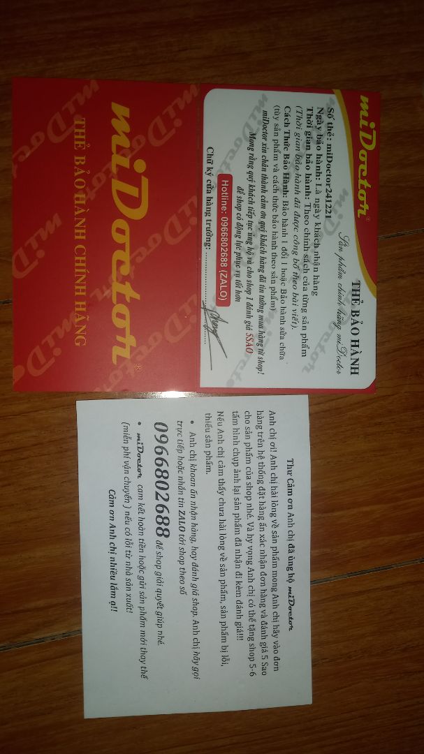 màu ngẫu nhiên nên nhìn cái nào cũng quê quê, mong shop thay đổi mẫu mã 
thấy cũng k có mùi lắm, chấp nhận được.
dựng lên thấy cũng chắc chắn nhưng các góc kiểu căng quá