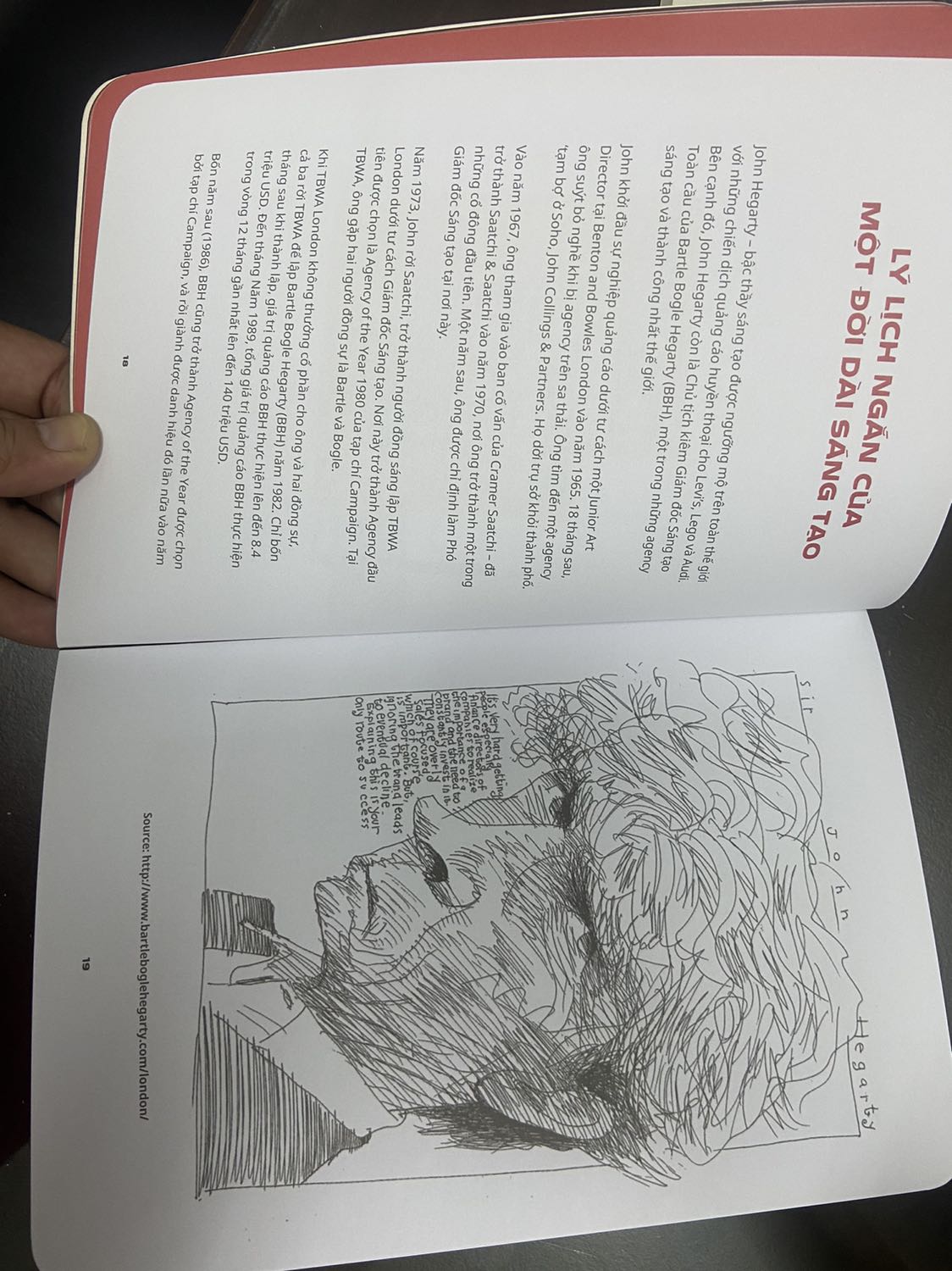 Sách giấy dày và được thiết kế rất đẹp mặt. Có xen lẫn những trang tiếng anh bản gốc. Nội dung về những trải nghiệm và triết lý của tác giả về nghiệp sáng tạo trong công ty quảng cáo. Sách phù hợp cho những bạn đang và có ý định làm tại agency hoặc marketer tại client. Đối với mình nó giống như 1 buổi chia sẻ về chuyện nghề nghiệp của tác giả và cũng đề cập một số tips cho những bạn làm nghề sáng tạo cả sáng tạo nội dung lẫn hình ảnh và còn mở rộng ra các lĩnh vực nghệ thuật khác. Rất đáng để tham khảo. Chúc mọi người mua được quyển sách phù hợp