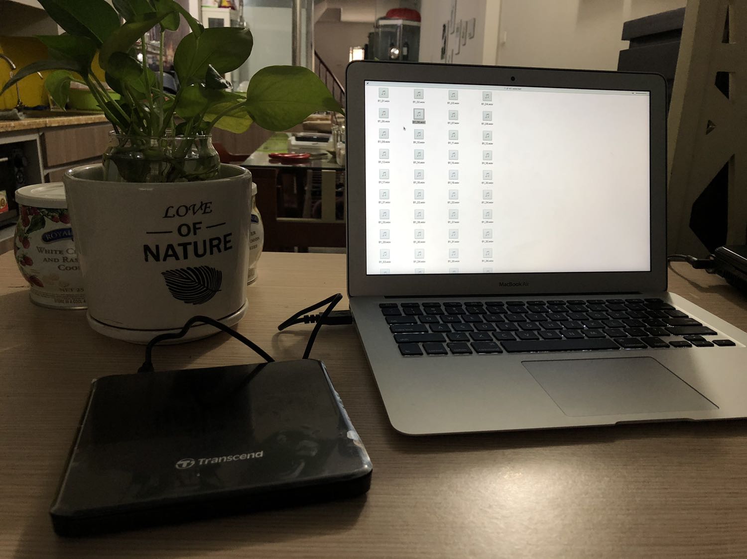 Trãi nghiệm 1 ngày và thấy sản phẩm ổn, shop giao nhanh và đóng gói cũng cẩn thận.