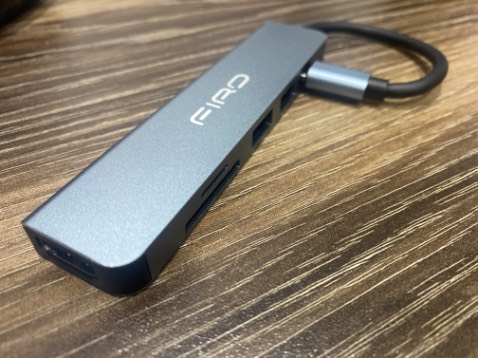 Hub chuyển như mô tả, gọn gàng xinh xắn cho chiếc laptop chỉ có 1 cổng usb của mình