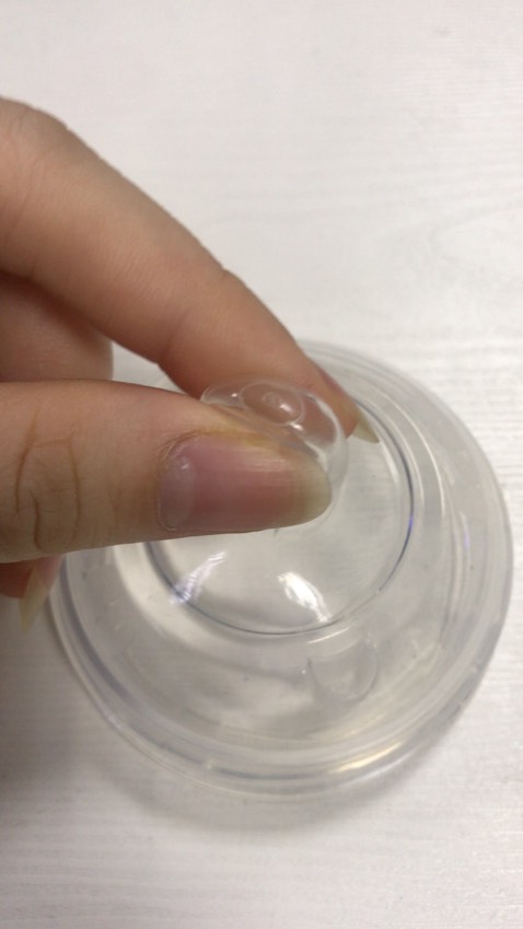 Núm mềm lắm nhé
Bé bú đc nhiều hơn so với mấy bình cũ