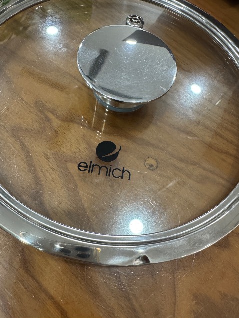 Đổi hàng lại dùm mình nhé. Nắp bị móp sáng nay có báo với bạn giao nói lên hệ lại shop bán