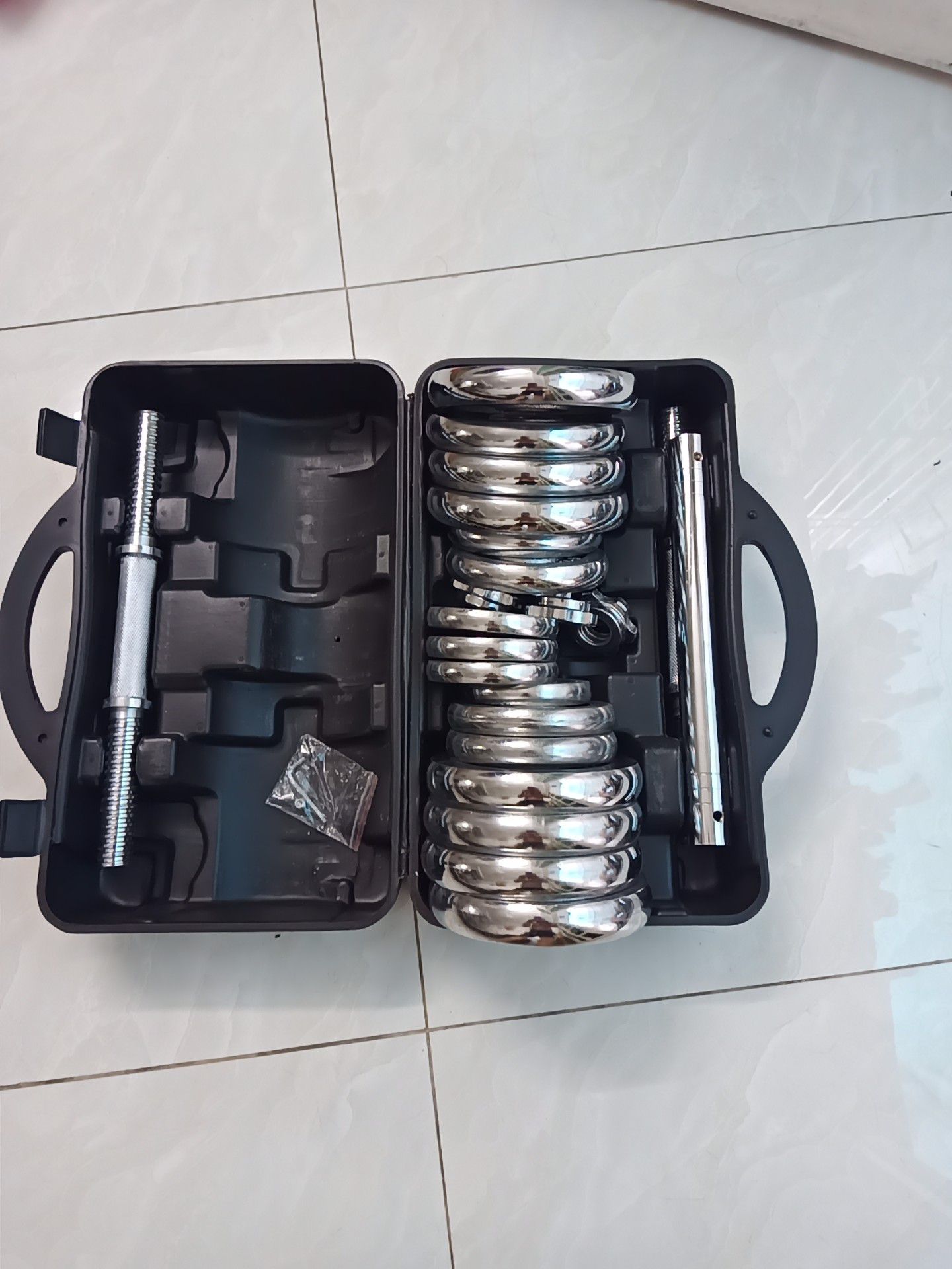 rất tuyệt vời, chắc chắn...tuy nhiên theo thời gian lớp Crome sẽ bị bong tróc, nên sắm thêm 1 đôi găng tay để tránh bị dính crome vào tay