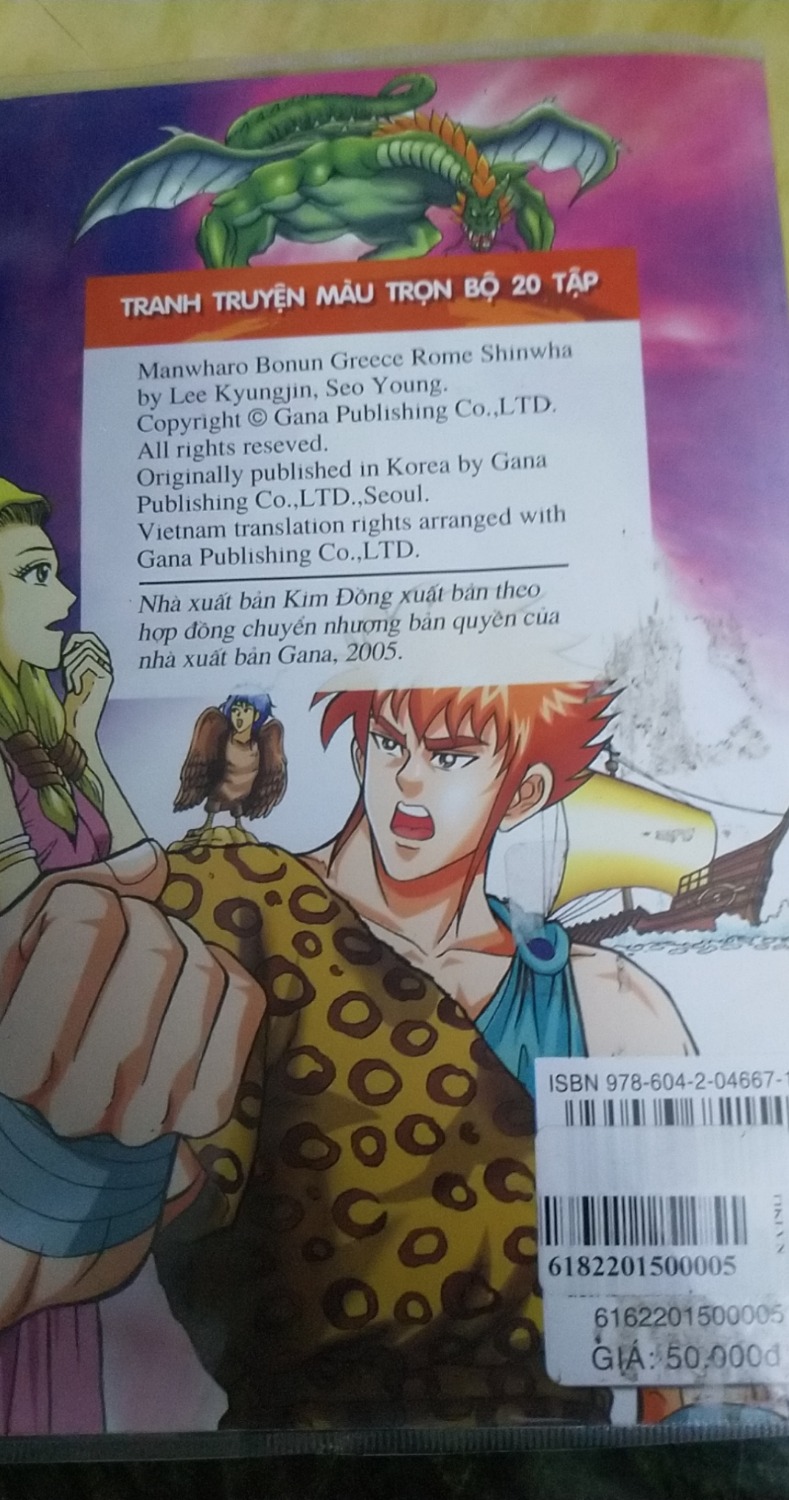 Sách bookcare đẹp, màu in và chất lượng giấy giống với bản in mới nhưng mình không thích cách phiên dịch tên nhân vật cũ (thần apollo thành a-pô-lông,...).