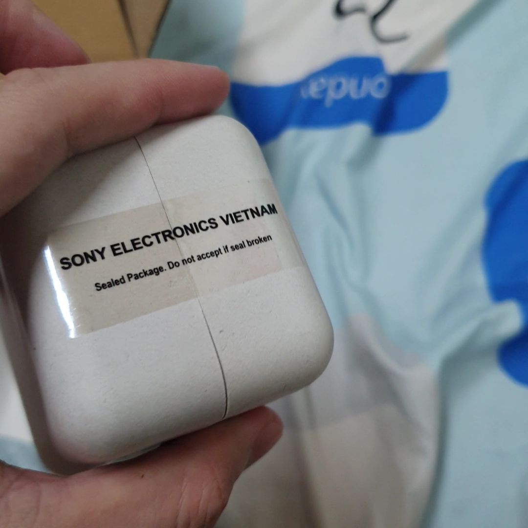 TWS đã đạt tới cái tầm gần như không còn độ trễ. Chiến thử Apex Legends phải nói là hơi bị bất ngờ. Chất lượng âm thanh thì khỏi bàn. Âm cân, không quá thiên về dải nào. Nghe nhạc rất tốt. Chơi game thì chất lượng âm thanh tự động hạ xuống một chút để không bị trễ. Chống ồn chủ và âm thanh xung quanh tuyệt vời.