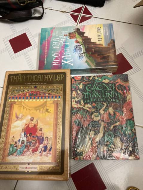 Bản thân là người kén đọc sách.
Nhưng khi mình đã order thì luôn chọn những cuốn có nội dung hay lôi cuốn có khi tới cả triệu 1 lần order. Mình Q10 gần Tiki Trading nên order 9g00 là giờ nhận được liền dù đã choose phần "giao tiết kiệm".
Sách được bảo vệ tốt, không cấn móp.
Về nội dung thì như mình nói trên: "Không gì phải bàn cãi về nội dung ah"