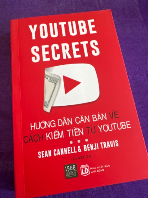 Có thấy tặng thêm  sổ tay mà nhận hàng k hề có. Chắc quên. Nhưng làm như vậy là *** dối khách hàng