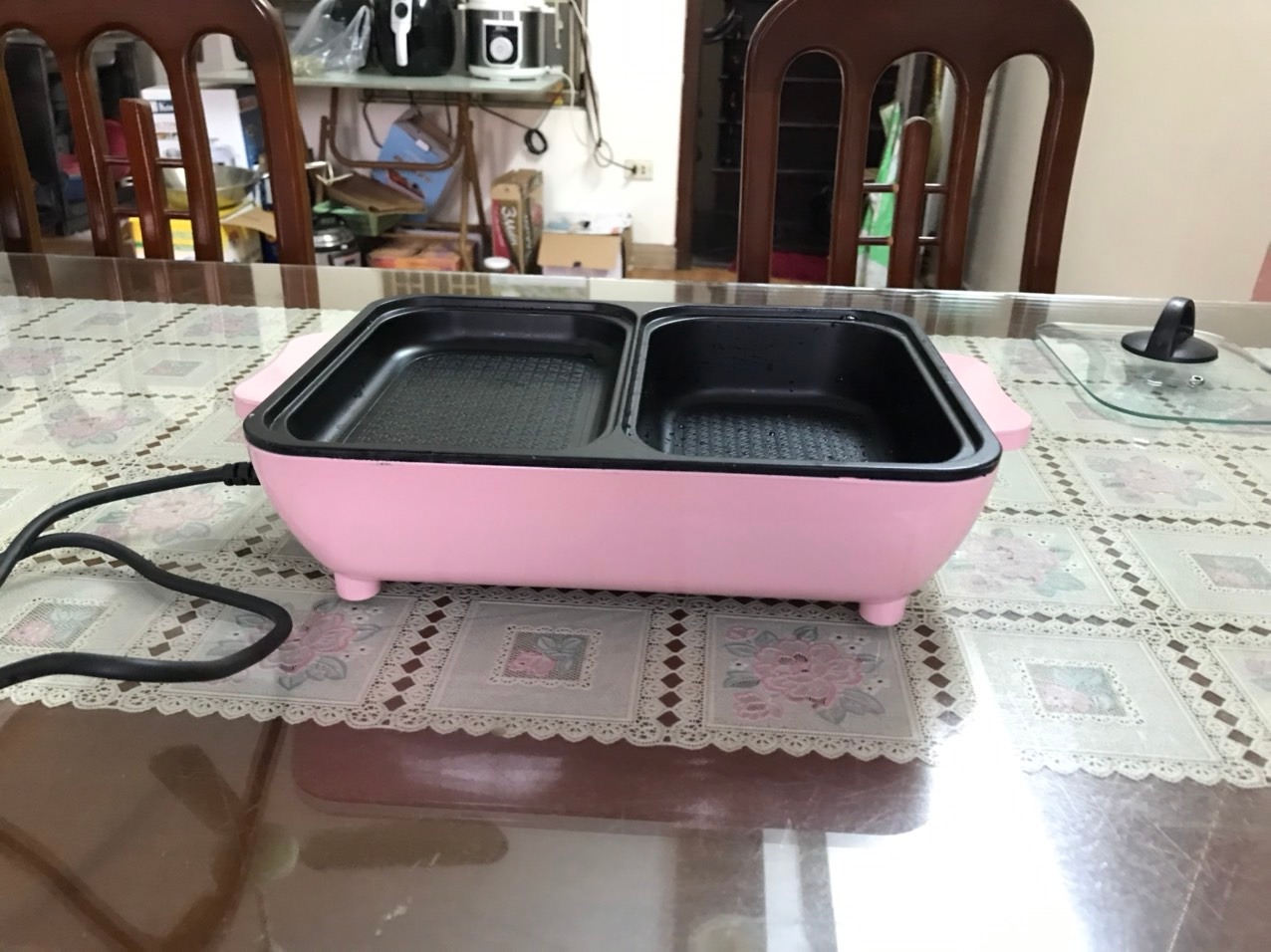 Bếp này về dùng không được: Cắm có vào điện nhưng phần lẩu  và phần nướng chỉ hơi nóng
Đề nghị đổi bếp khác