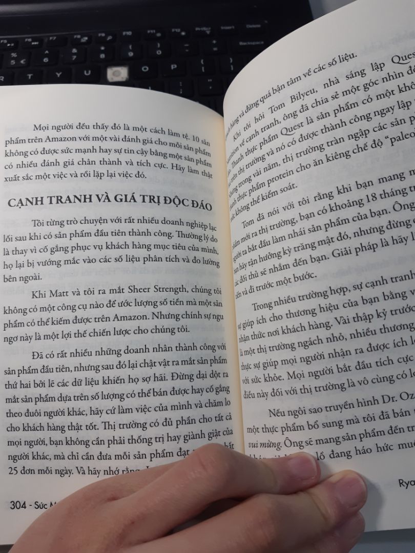 mình rất thích cuốn sách này. Sách dịch sát nghĩa, trình bày rõ lộ trình mà mọi người cần để có thể thành công trên lĩnh vực thương mại điện tử. Khơi gợi được cảm hứng khởi nghiệp của newbie. sách còn tặng thêm khóa học và tài liệu hữu ích cho độc giả.nói chung đây là một quyển sách dành cho những ai muốn làm giàu một cách bền vững trong nền tàng thương mại điện tử, thực tế và cũng dễ dàng vận dụng vào công việc kinh doanh của người đọc.đây là một cuốn sách cho người trẻ tuyệt vời. rất cảm ơn tác giả.