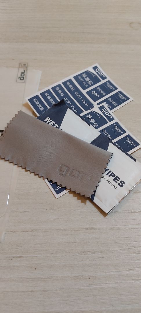 đầy đủ dụng cụ, cho miếng khăn nhỏ lau kính rất đẹp, mịn, tiki giao nhanh, shop lấy đúng sản phẩm