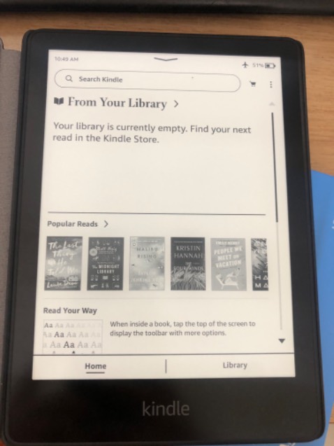 Hàng đúng mô tả. Shop có tâm giao bản kids nên không gặp rắc rối trong việc gỡ quảng cáo. Pin trâu và sạc cũng nhanh. Đáng mua cho bạn nào muốn đọc sách.