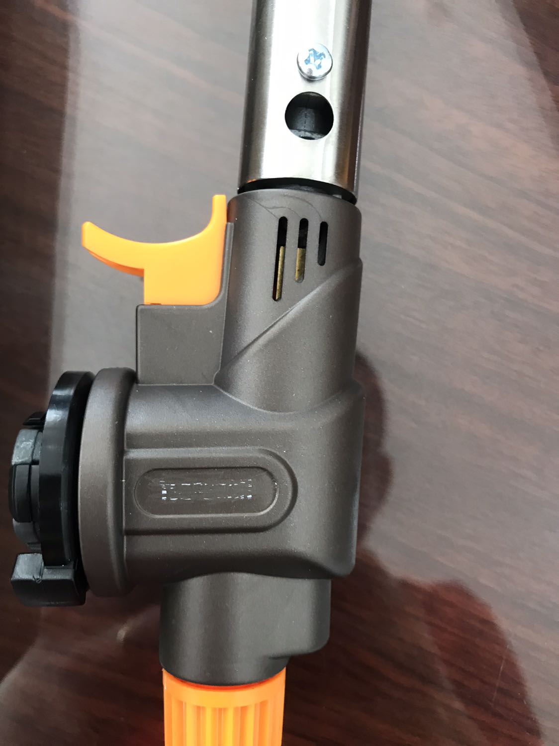 *** đảo, cố tình tẩy xoá mã sản phẩm rồi giao sai sản phẩm.  
Đề nghị Tiki hoàn tiền và xem lại shop này làm ăn *** đảo