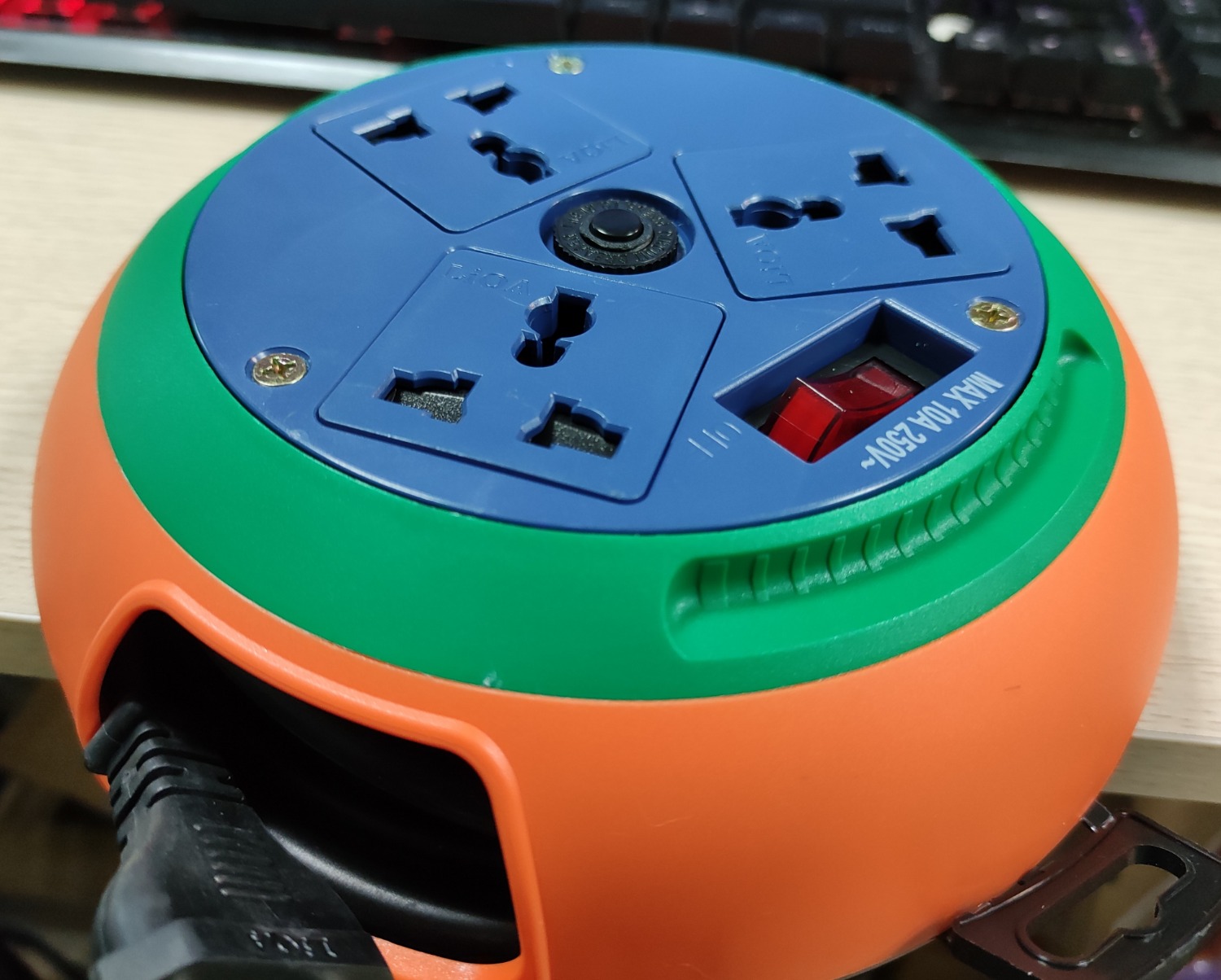 Sp dùng được nhưng quai treo bị gãy, hàng cũng có kha khá bụi có thể do tồn kho lâu ngày.