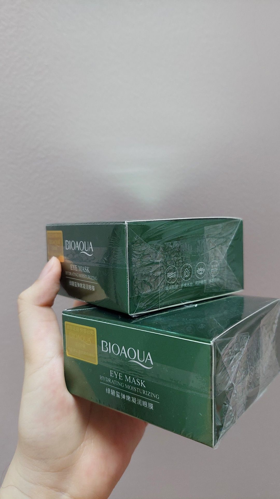 về gói hàng và giao hàng thì khi đến tay tớ không có 1 lỗi nào như bị tràn hay móp
về chất lượng sp thì trước tiên là vỏ hộp trông khá cứng cáp hộp đựng eyes mask thì ok không bị tràn, khá kĩ lưỡng khi NSX cho kèm miếng lấy mặt nạ và nắp bịt lại chống tràn ra các thứ=)) hiệu quả hay không thì cứ đợi 1 thời gian xem sao đã các bác ạ=)) về gói hàng và giao hàng thì khi đến tay tớ không có 1 lỗi nào như bị tràn hay móp
về chất lượng sp thì trước tiên là vỏ hộp trông khá cứng cáp hộp đựng eyes mask thì ok không bị tràn, khá kĩ lưỡng khi NSX cho kèm miếng lấy mặt nạ và nắp bịt lại chống tràn ra các thứ=)) hiệu quả hay không thì cứ đợi 1 thời gian xem sao đã các bác ạ=))