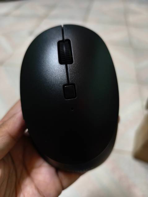 Giao hàng nhanh, hàng như hình. Đẹp, click êm nhạy, lướt mượt mà. Cầm chắc tay kết nối đc 3 thiết bị cùng lúc tiện dụng khi cần thay đổi kết nối với thiết bị khác.