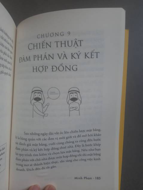 Tìm tới tìm lui các thông tin mặt bằng trên mạng mà chưa vừa ý lắm, ơn giời là đã tìm ra em nó quyển sách cứu tinh, đúng thứ mình cần đây rồi. Nội dung quá hay rất thực tế ngắn gọn và súc tích, chứ tìm nội dung trên mạng vừa dài dòng mà không đầy đủ gì cả. Cảm ơn tác giả đã cho ra đời quyển sách này, nó rất có ích cho mình và những người đang đau đầu về việc tìm kiếm mặt bằng. Tiki giao hàng nhanh, sách đẹp đóng gói bọc bìa rất cẩn thận, rất hài lòng.