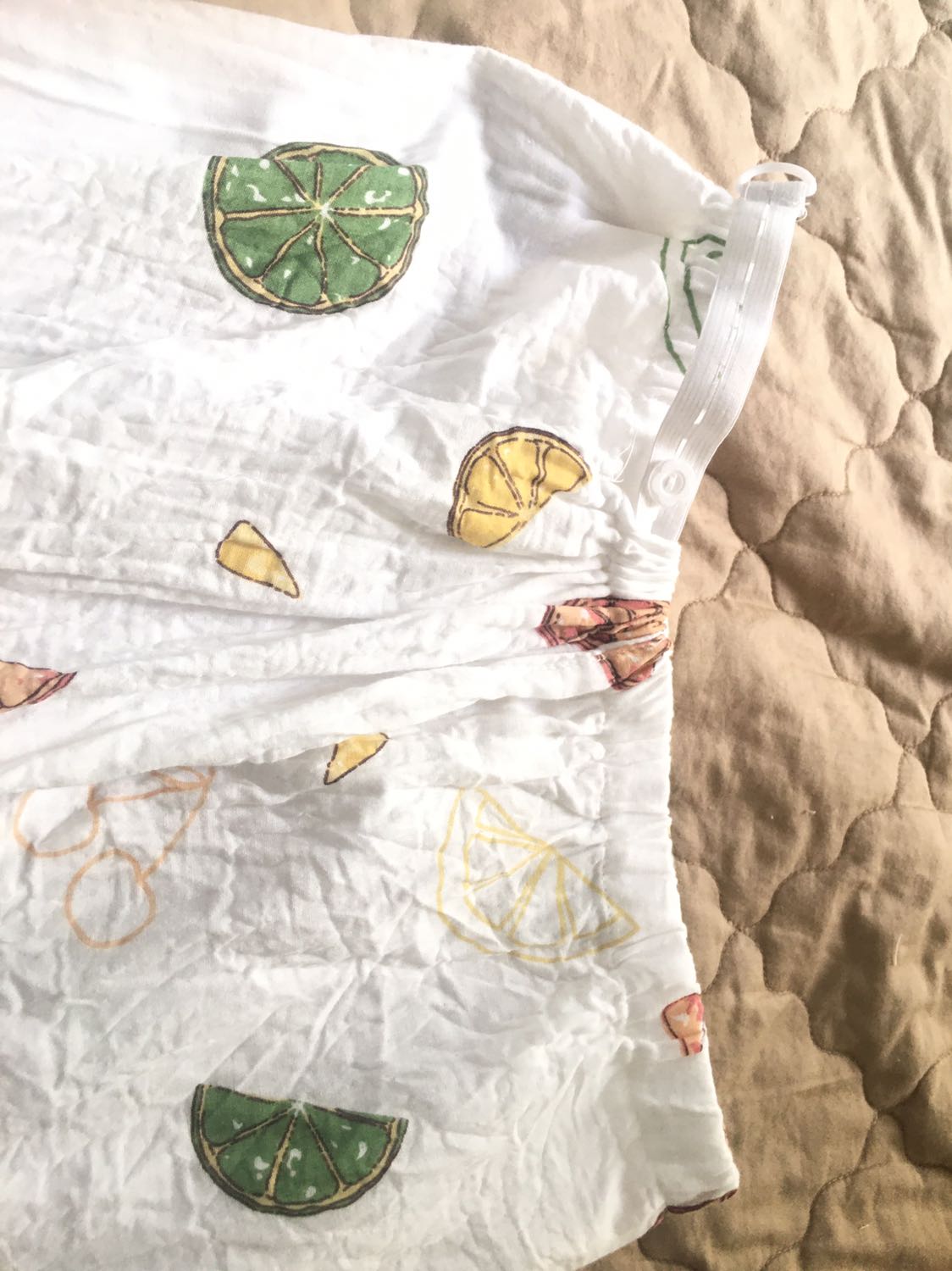 Màu sắc đẹp, vải mặc mát, áo có nút mở cho bé bú, quần có thể điều chỉnh được. Rất hài lòng! Màu sắc đẹp, vải mặc mát, áo có nút mở cho bé bú, quần có thể điều chỉnh được. Rất hài lòng!