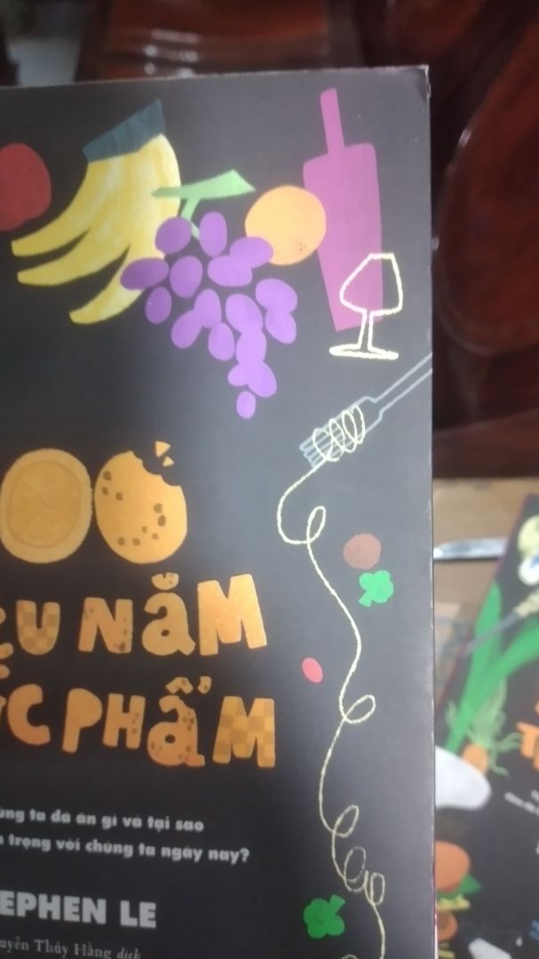 sản phẩm tốt, nội dung hay nhưng mình đặt 2 quyển, một quyển cho bạn của mình và một quyển cho mình thì một quyển bị gãy góc, một quyển bị bong gáy. Mong Tiki xem xét lại khâu đóng gói sách ạ