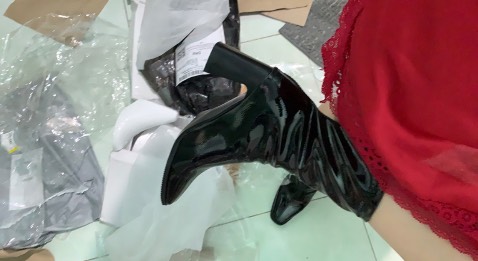 Giày xinh lắm, giao hàng nhanh hơi nhăn tí nhưng đi vào thì ok nè. Da bóng sạch dễ vệ sinh. Qua ưng lun